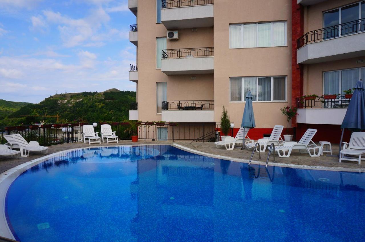 Апартаменти Свети Георги - Saint George Apartments Kavarna Exteriör bild