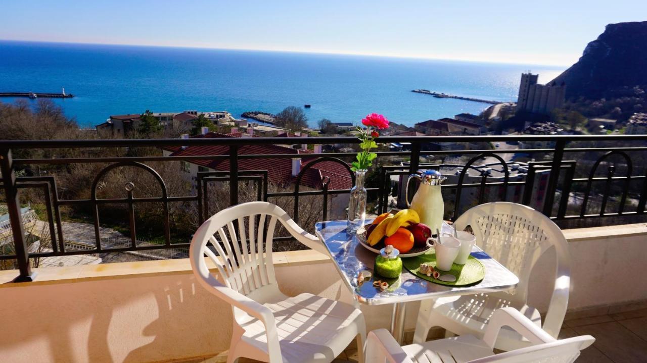 Апартаменти Свети Георги - Saint George Apartments Kavarna Exteriör bild