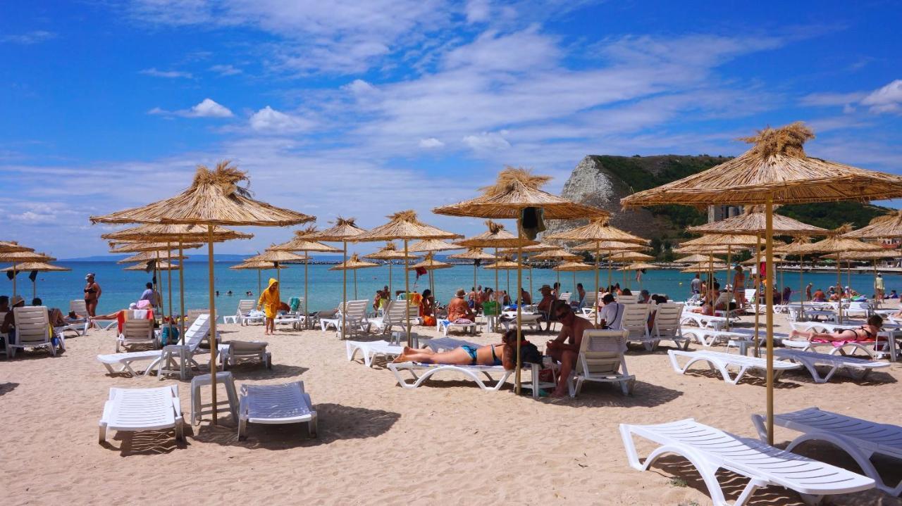 Апартаменти Свети Георги - Saint George Apartments Kavarna Exteriör bild