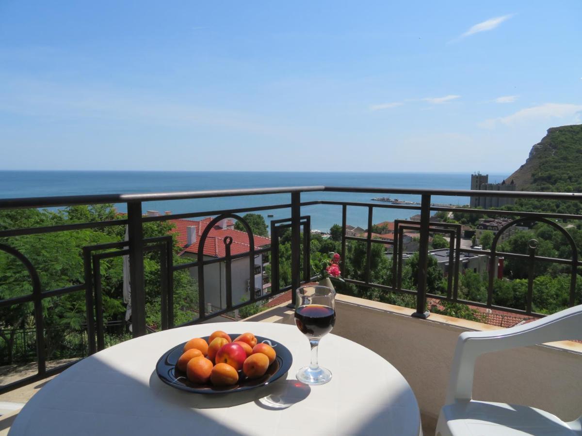 Апартаменти Свети Георги - Saint George Apartments Kavarna Exteriör bild