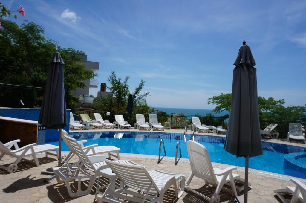 Апартаменти Свети Георги - Saint George Apartments Kavarna Exteriör bild