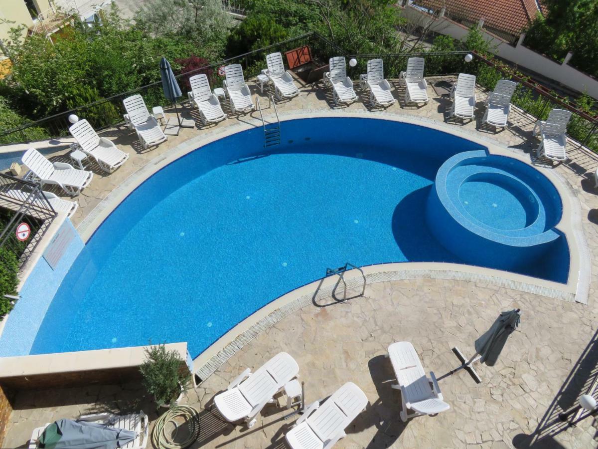 Апартаменти Свети Георги - Saint George Apartments Kavarna Exteriör bild